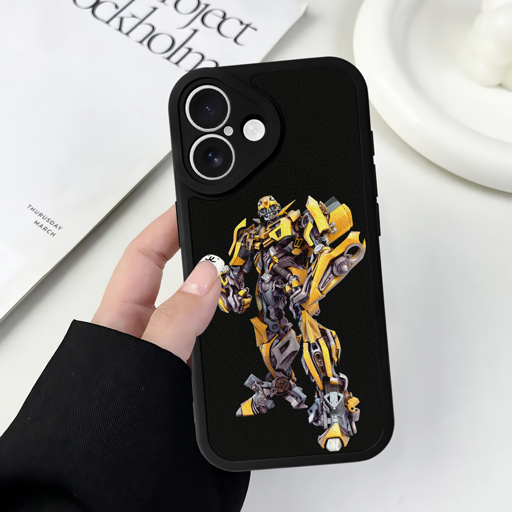 （画像用） Transformers トランスフォーマー 【iPhone 16シリーズ対応】シリコンスマホケース（レザー調） 材質：シリコン